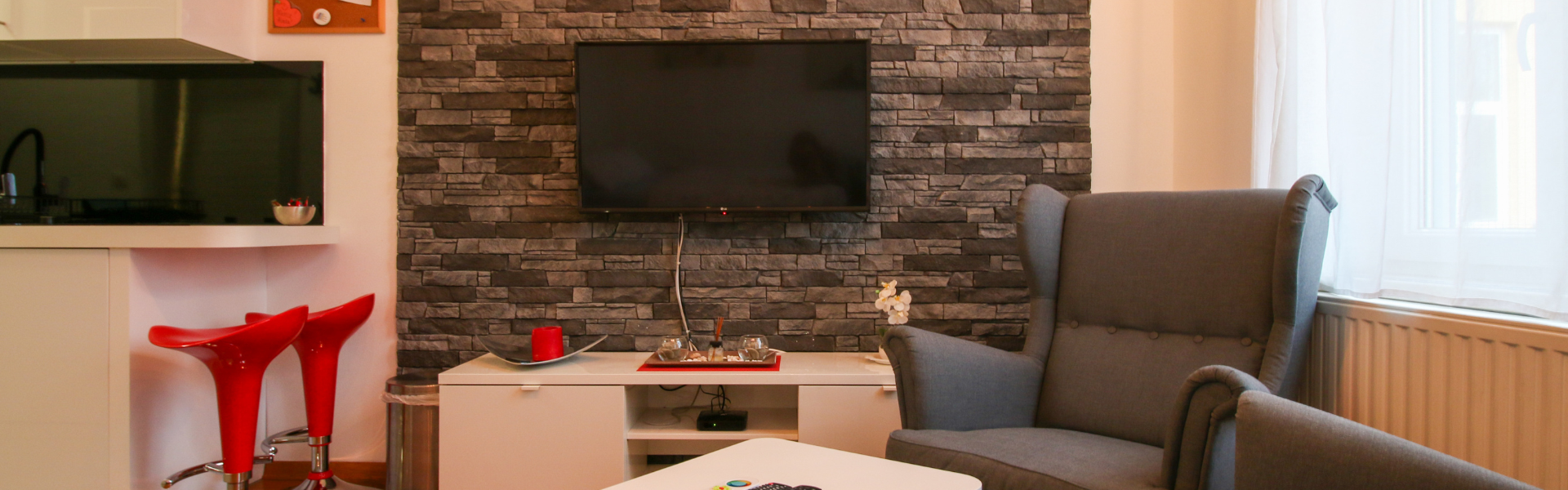 The image shows the living room of Studio Pier 3.