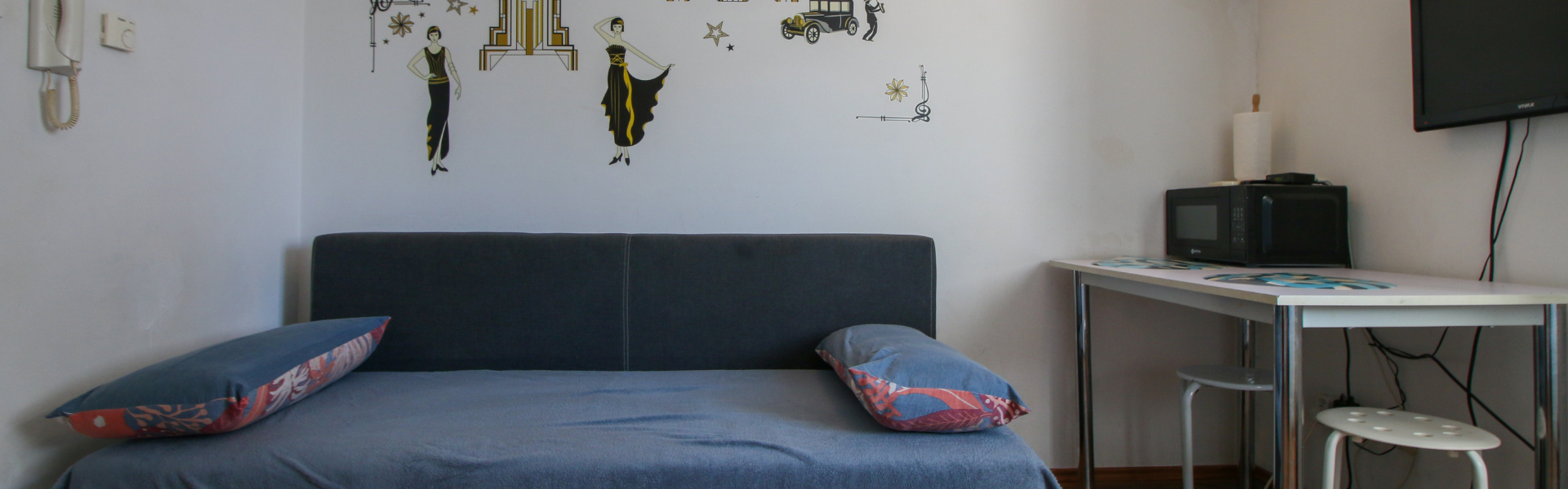 The image shows a living room in Apt Mokricka 5.